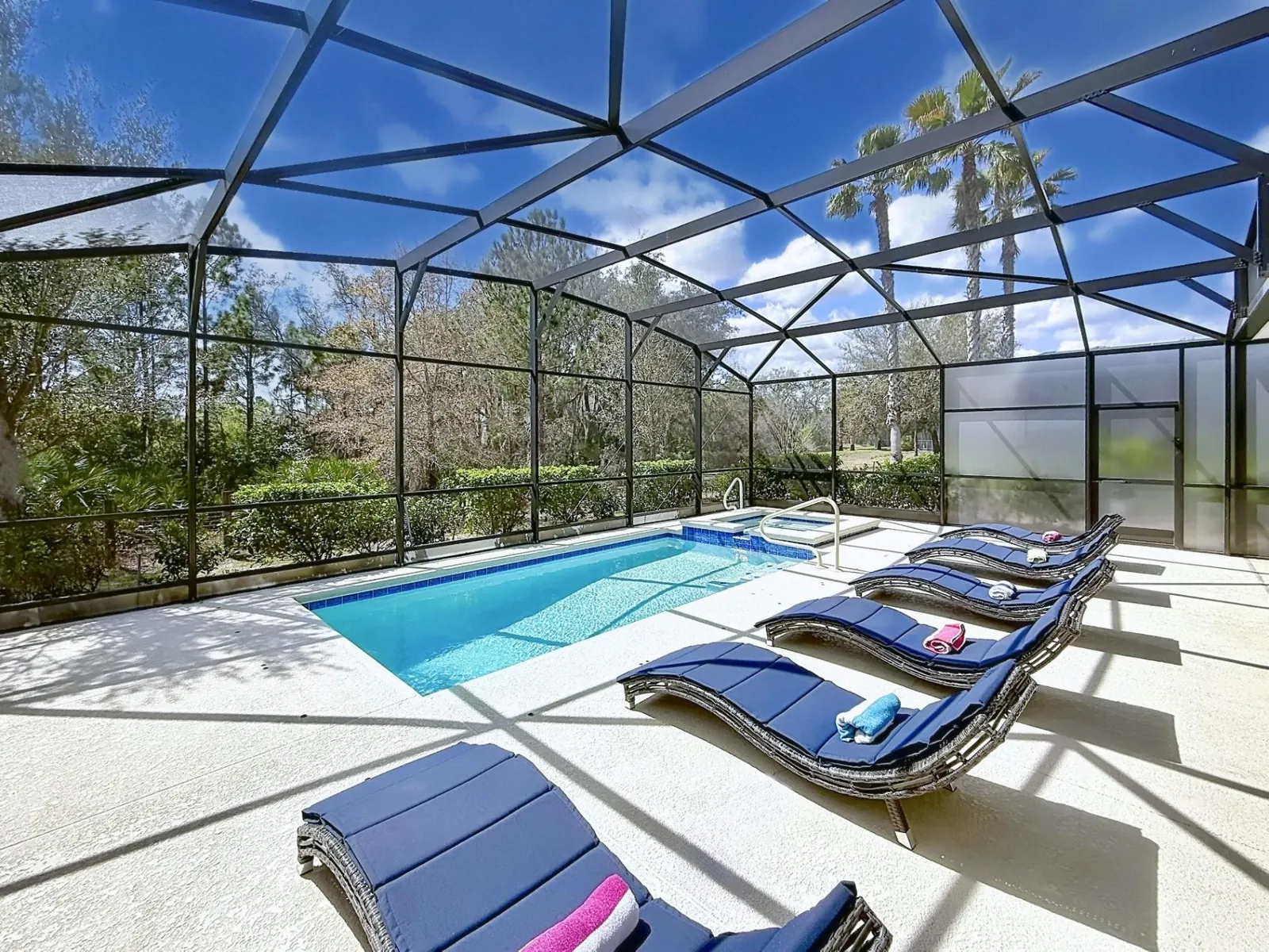 Heroes Vacation Home website